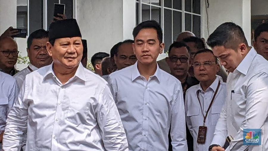 Prabowo-Gibran saat tiba di KPU RI. (²©²ÊÍøÕ¾/Emir Yanwardhana)