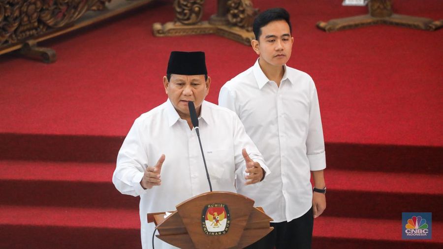 Presiden terpilih Prabowo Subianto didampingi Wakil Presiden terpilih Gibran Rakabuming Raka. (²©²ÊÍøÕ¾/Faisal Rahman)