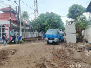 Sehari PDAM Surabaya Perbaiki Puluhan Pipa Rusak Imbas Proyek Box Culvert