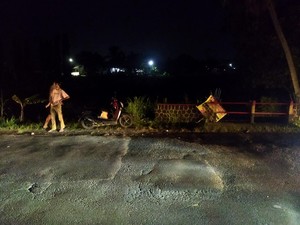 Pemotor Tewas Usai Tabrak Pembatas Jembatan di Pandeglang