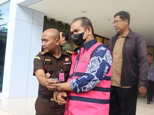 Kejati DKI Tahan 1 Tersangka Kasus Korupsi Dana Pensiun Bukit Asam