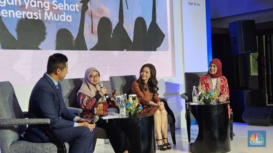 Pemaparan OJK dalam acara UOB Literacy Circle.