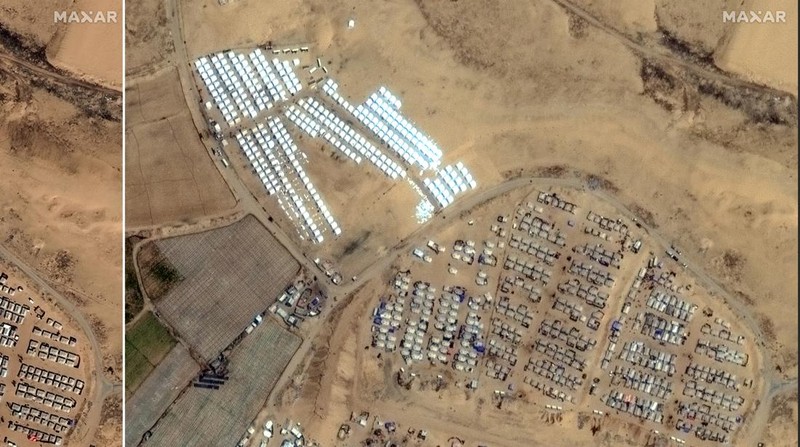 Citra satelit menunjukan ribuan tenda dibangun di dekat Khan Younis, di Gaza. Hal ini membuktikan bahwa Israel akan segera melancarkan serangan darat di kota perbatasan selatan Rafah. (Maxar Technologies/Handout via REUTERS)