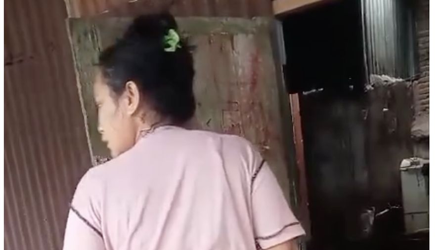 Emak-emak di Makassar ancam parang penagih utang. Dokumen Istimewa