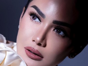 Alasan Kris Dayanti Lebih Suka Bulu Mata Palsu Dibanding Eyelash Extension