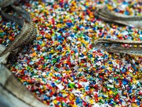 Jajanan Anak Kecil yang Ternyata Mengandung Ribuan Mikroplastik
