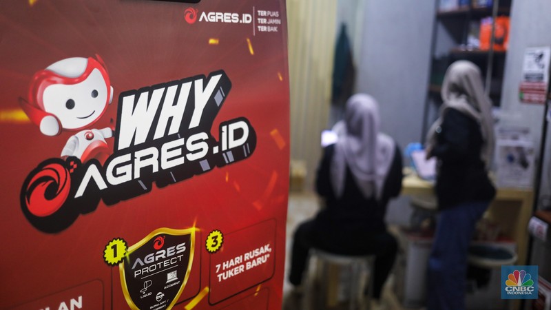 Suasana pusat penjualan elektronik Harco Mangga Dua di Jakarta, Kamis (25/4/2024). Harco Mangga Dua yang terkenal sebagai tempat pusat jual-beli elektronik terbesar di Jakarta kini kembali ramai setelah semapat sepi akibat pandemi Covid-19. (CNBC Indonesia/Faisal Rahman) Suasana pusat penjualan elektronik Harco Mangga Dua di Jakarta, Kamis (25/4/2024). Harco Mangga Dua yang terkenal sebagai tempat pusat jual-beli elektronik terbesar di Jakarta kini kembali ramai setelah semapat sepi akibat pandemi Covid-19. (CNBC Indonesia/Faisal Rahman)
