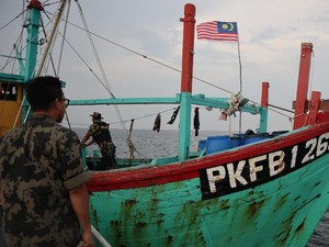 Kena Deh! KKP Tangkap Kapal Malaysia yang Curi Ikan di Selat Malaka