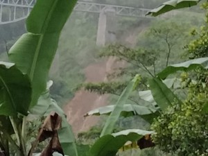 Jalur KA Cilame-Sasaksaat KBB Longsor Usai Diguyur Hujan Deras