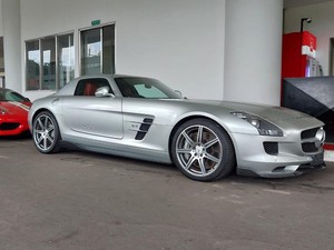 Penampakan 2 Ferrari dan 1 Mercy Harvey Moeis yang Disita Kejagung