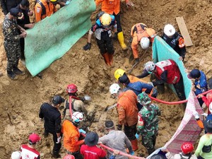 Kesaksian Ngeri Detik-detik Longsor Tewaskan 3 Orang di Garut