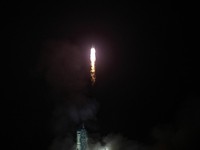 Roket China Jatuh dari Langit, Warga Kabur Dikepung Gas Kanker