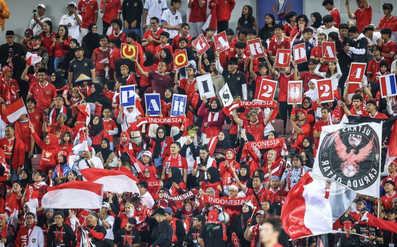 Pelatih Timnas Indonesia Shin Tae-yong diangkat para pemain usai berhasil menaklukkan Korea Selatan U-23 di babak perempat final Piala Asia U-23 di Stadion Abdullah bin Khalifa, Doha, Qatar, Jumat (26/4/2024). Pelatih Timnas Indonesia Shin Tae-yong diangkat para pemain usai berhasil menaklukkan Korea Selatan U-23 di babak perempat final Piala Asia U-23 di Stadion Abdullah bin Khalifa, Doha, Qatar, Jumat (26/4/2024). (Dok. AFC)