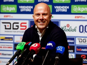 Arne Slot Umumkan Bakal Latih Liverpool Musim Depan