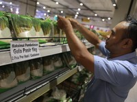 Pembelian Gula Dibatasi, Bos Ritel: Bukan Karena Kosong
