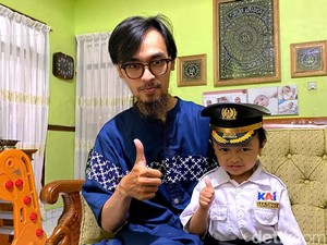 Sosok Kahfi, Bocah yang Mampu Tirukan Suara Announcer Kereta