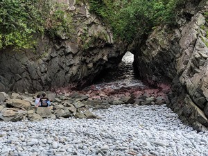 5 Pantai Trenggalek untuk Liburan Akhir Tahun