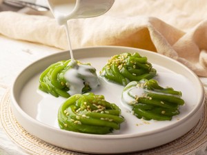 Resep Puding Pandan Thai (Kanom Piakpoon) yang Manis Gurih untuk Camilan