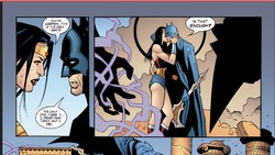 Batman dan Wonder Woman Kepergok Ciuman