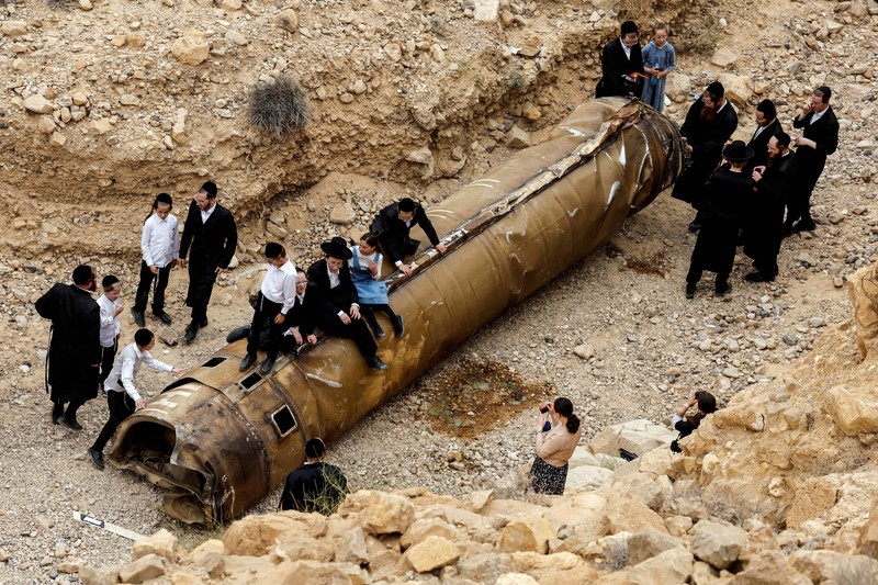 Lebih dari 300 drone dan rudal Iran diluncurkan ke Israel pada 13 April 2024 lalu sebagai balasan atas pengeboman di Suriah. Namun, Israel mengklaim berhasil menembak jatuh 99 persen di antara senjata tersebut. (REUTERS/Amir Cohen) Lebih dari 300 drone dan rudal Iran diluncurkan ke Israel pada 13 April 2024 lalu sebagai balasan atas pengeboman di Suriah. Namun, Israel mengklaim berhasil menembak jatuh 99 persen di antara senjata tersebut. (REUTERS/Amir Cohen)