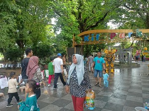 Taman Kambang Iwak Jadi Pilihan Favorit Warga Palembang untuk Olahraga-Kuliner