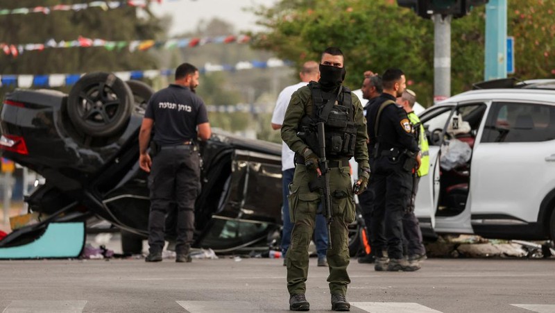Menteri Keamanan Nasional Israel, Itamar Ben-Gvir, mengalami kecelakaan mobil dan dilarikan ke rumah sakit. Ben-Gvir celaka gara-gara menerobos lampu merah. (REUTERS/Tomer Appelbaum)
