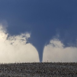 Tornado & Badai Ekstem Gulung AS, 14 Tewas