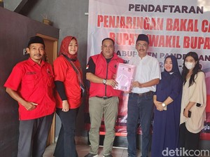 Aktivis Antikorupsi Serahkan Formulir Penjaringan Cabup Pandeglang ke PDIP