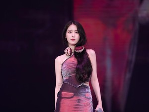 IU Dinobatkan Sebagai Artis Korea Nomor 1 Versi Billboard Global
