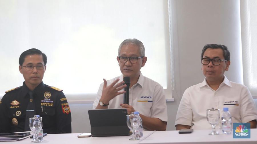 Askolani Direktur Jenderal Bea dan Cukai. (CNBC Indonesia/Muhammad Sabki)