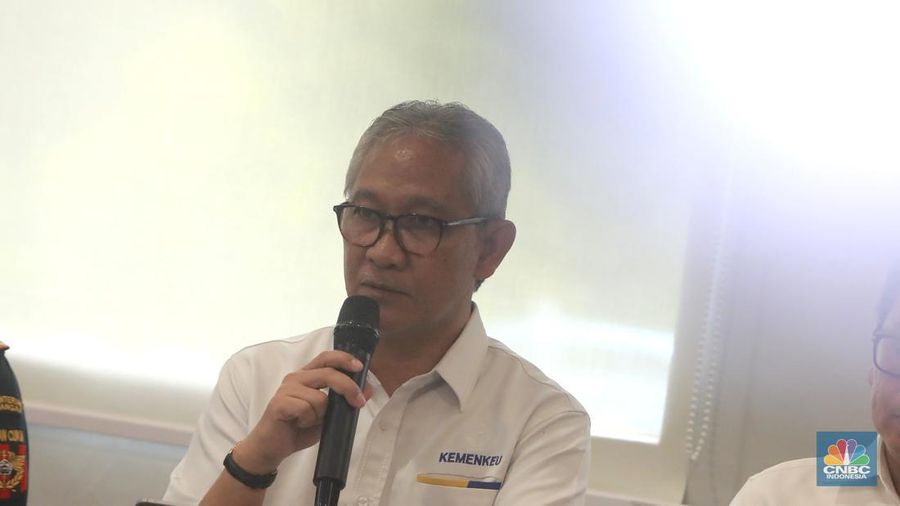 Askolani Direktur Jenderal Bea dan Cukai. (CNBC Indonesia/Muhammad Sabki)