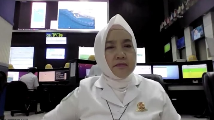 Kepala BMKG, Dwikorita Karnawati dalam Konferensi Pers pada Minggu (28/4/2024) mengenai gempa bumi tektonik dengan Magnitudo 6.2 yang mengguncang Garut, Jawa Barat. (Tangkapan Layar Youtube Info BMKG)