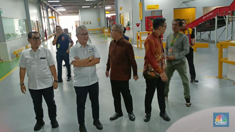 Kunjungan ke kantor DHL. (CNBC Indonesia/Ferry Sandi)