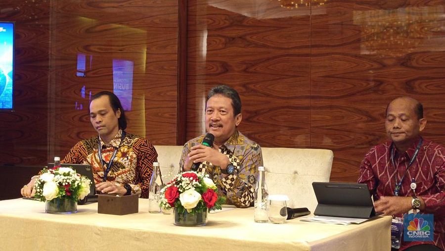 Menteri Kelautan dan Perikanan (MenKP) Sakti Wahyu Trenggono dalam Konferensi Pers Aquaculture Business Forum di Jakarta, Senin (29/4/2024). (CNBC Indonesia/Martyasari Rizky)