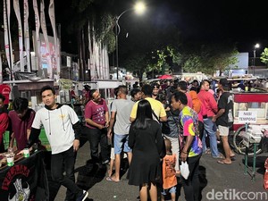 Asyiknya Nobar Piala Asia U-23 di Banyuwangi, Warga Gratis Makan dan Minum