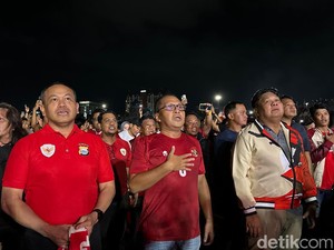 Warga Minta Stadion Saat Danny Tiba di Lokasi Nobar di CPI Makassar
