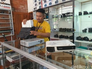 Indonesia Vs Uzbekistan Malam Ini, Rental Proyektor di Gunungkidul Panen Cuan