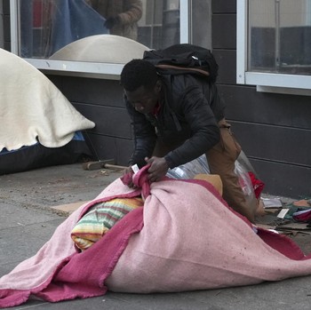 Bukan RI, Potret 'Gembel' Bangun Tenda, Berkemah di Jalanan Kota Paris