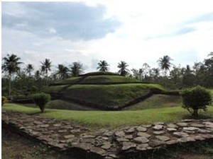 Taman Purbakala Pugung Raharjo: Sejarah, Lokasi, Makna, dan Peninggalan
