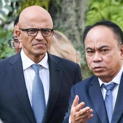 Media Asing Sorot Jokowi & Investasi Jumbo Microsoft Rp 27,6 T di RI