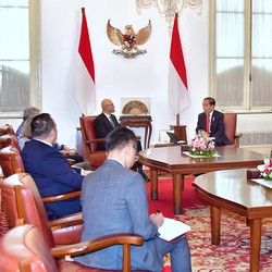 Jokowi Minta Microsoft Bangun Pusat Riset di Bali atau IKN