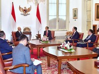 Jokowi Minta Microsoft Bangun Pusat Riset di Bali atau IKN