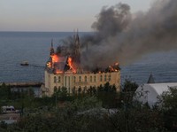 Putin Ngamuk, Potret Kastil 'Harry Potter' Terbakar Ditembak Rudal