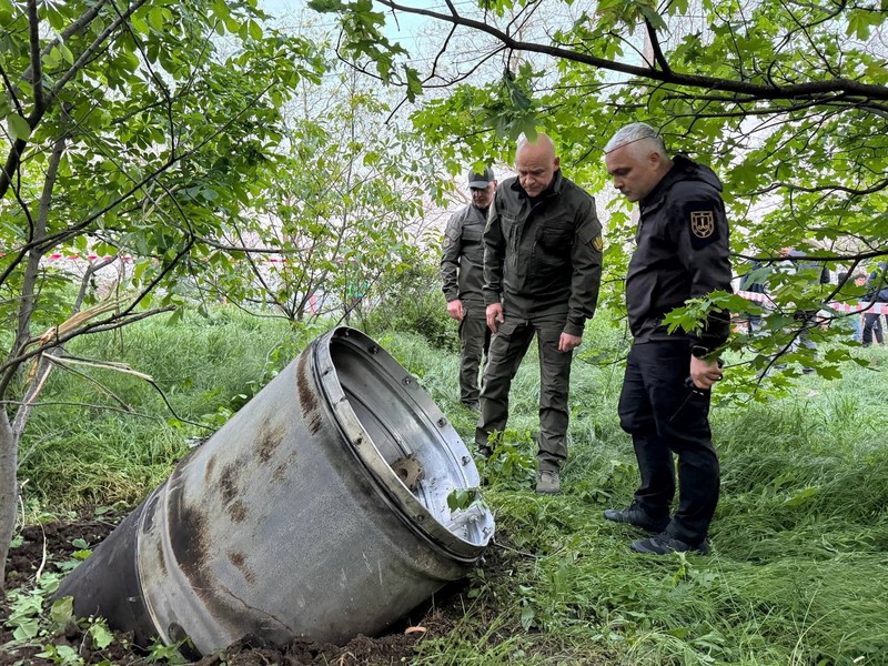 Gedung lembaga pendidikan yang terbakar setelah serangan rudal Rusia ke Ukraina di Odesa, Ukraina, Senin (29/4/2024). (REUTERS/Sergey Smolentsev) Gedung lembaga pendidikan yang terbakar setelah serangan rudal Rusia ke Ukraina di Odesa, Ukraina, Senin (29/4/2024). (REUTERS/Sergey Smolentsev)
