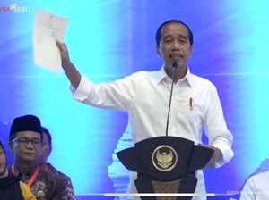 Jokowi Harap Sertifikat Tanah Rakyat Bisa Selesai 2024: Menterinya Masih Muda