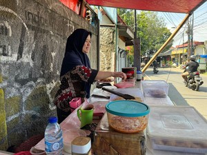 Banting Setir Jadi Penjual Nasi Uduk, Nasabah Ultra Mikro Ini Selamat dari Pandemi