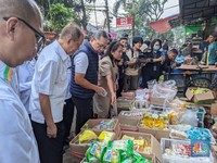 Zulhas Cek Pangan di Pasar Palmerah: Harga Bawang Turun Jadi Rp65 Ribu