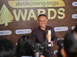 Alasan Bupati Kebumen Raih Penghargaan detikjateng-jogja Awards
