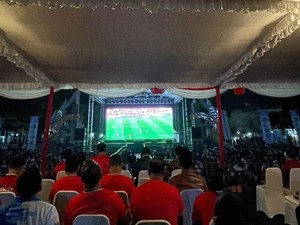Nobar Indonesia Vs Uzbekistan, Ratusan Masyarakat Klaten Padati Alun-alun