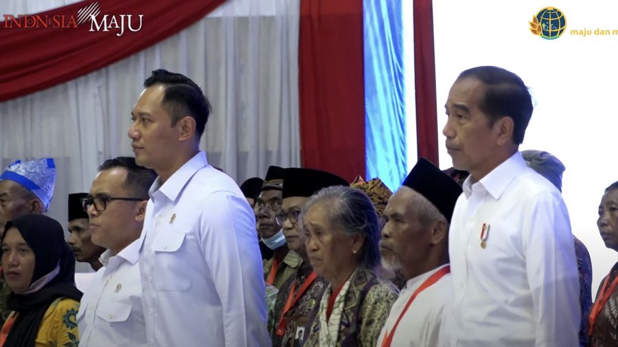 Penyerahan 10.323 sertifikat tanah di Kabupaten Banyuwangi, Jawa Timur. (YouTube/Kementerian ATR/BPN)